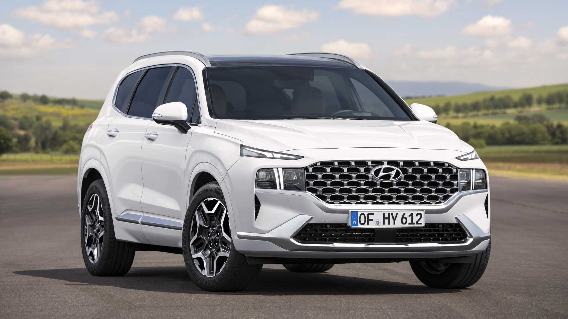 2021 Hyundai Santa Fe Brings Bold New Design To The Streets — cover image